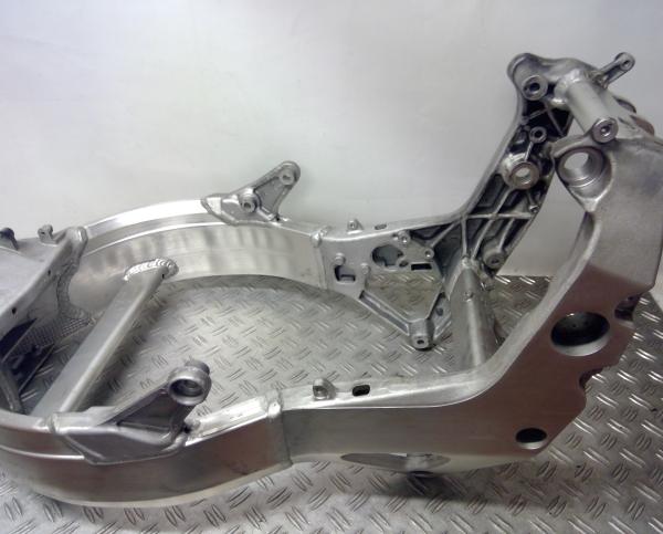 Rahmen Frame deutscher Streetfighter Honda CBR 900 RR SC33 Bj.99 15017km